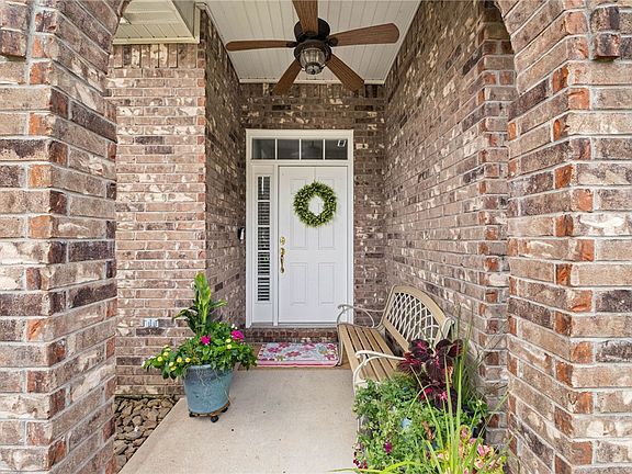 3rd image of 4377 Ravenwood Ln
