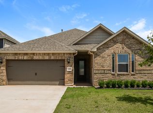 11909 SW 30th St, Yukon, OK 73099