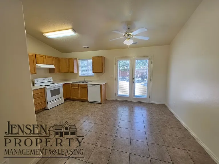 1849 S Halter Cir — Photo 5