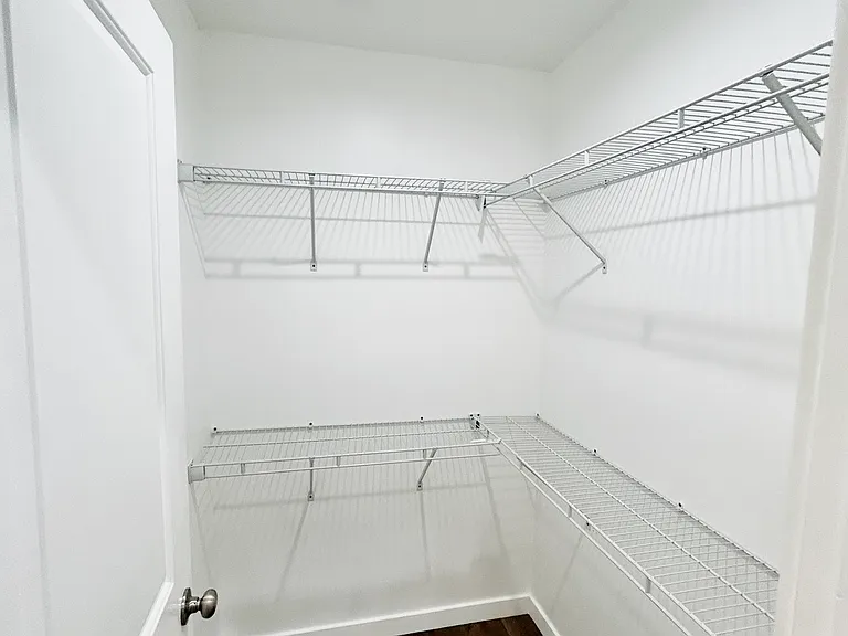 13231 Jefferson Ave #B — Photo 8