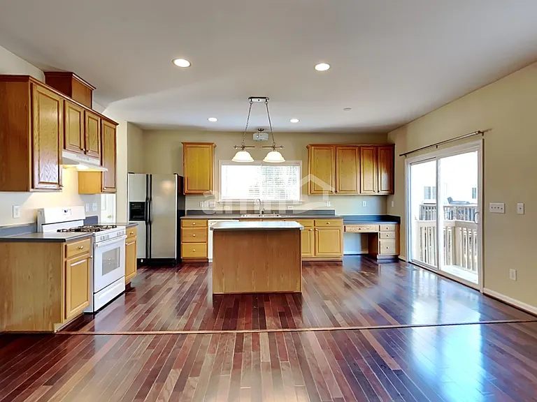 8701 Poteat Dr — Photo 3
