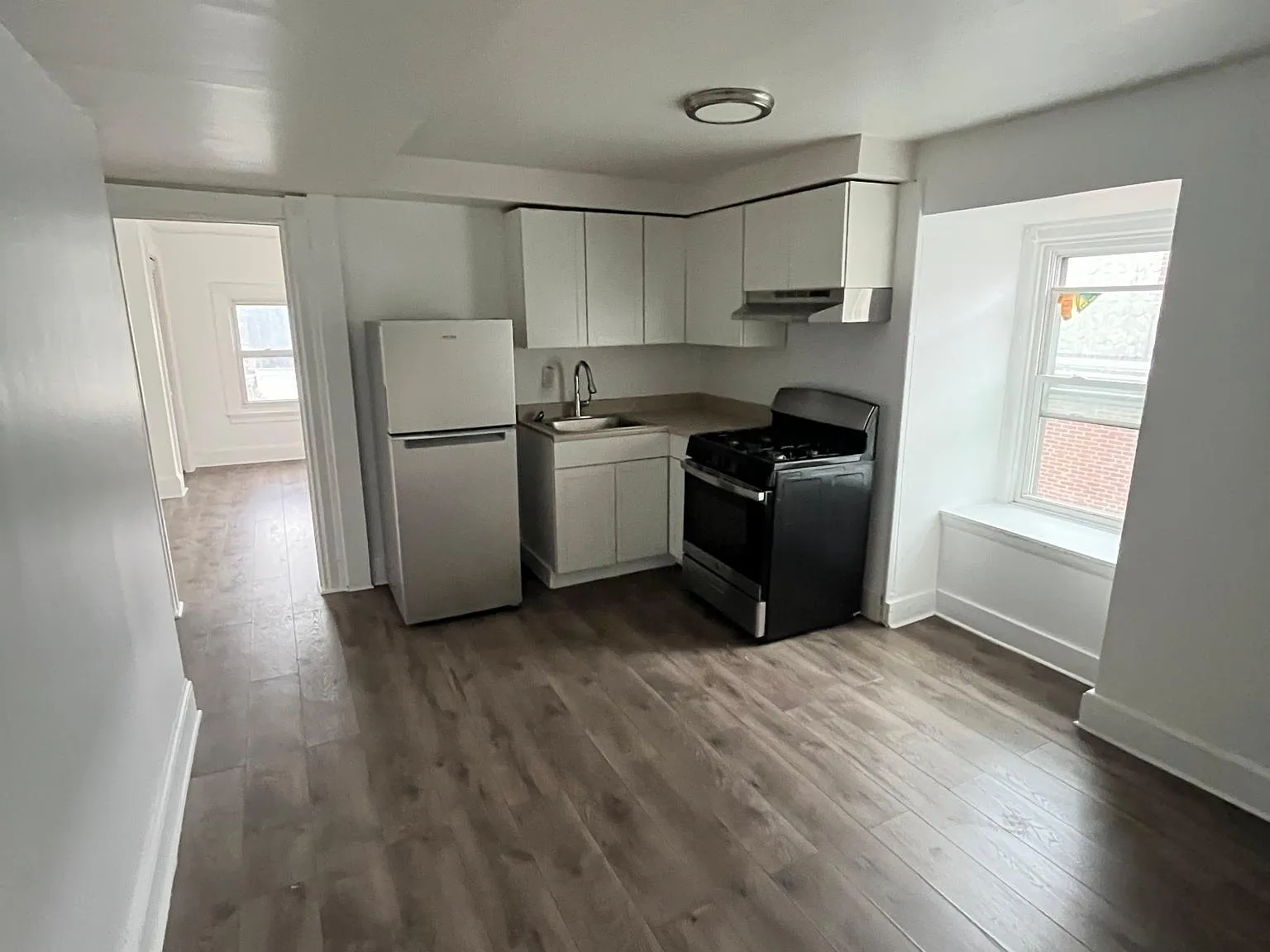 1331 72nd Ave — Photo 1
