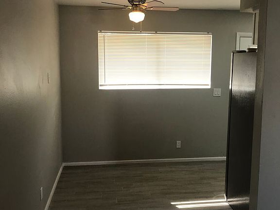 2nd image of 907 N Grand APT B