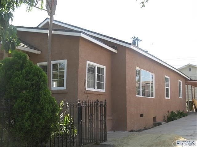 2nd image of 823 Lopez Ave