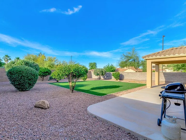 1306 E Birdland Dr — Photo 16