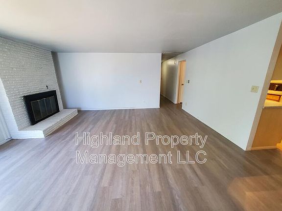3rd image of 1705 NE Wheatland Dr APT A