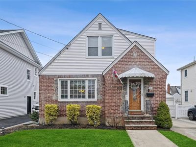 109 Irving Avenue, Floral Park, NY, 11001