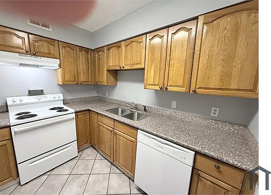 2nd image of 1652 Alexander Ct APT B