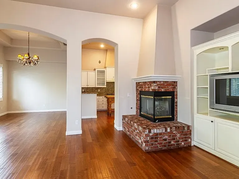 2215 Scarlet Rose Dr — Photo 25