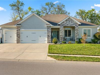 1003 NW Woodbury Dr, Grain Valley, MO, 64029