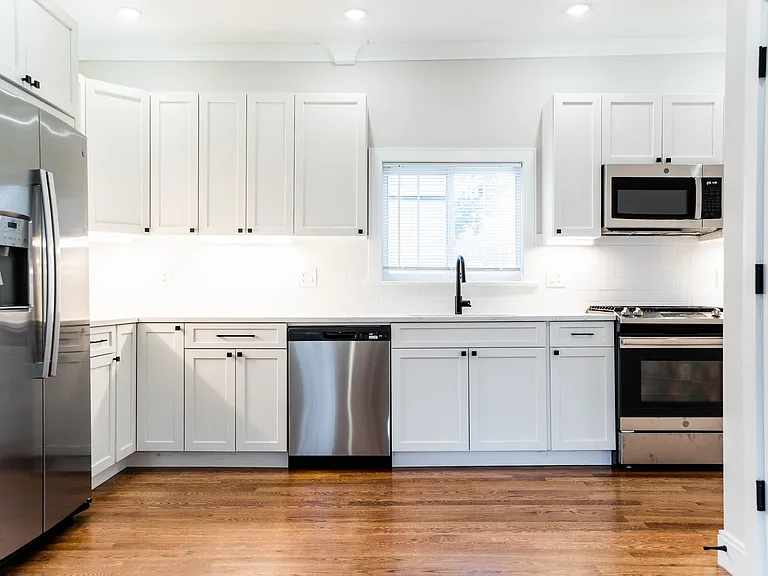 11 Falkland St #2 — Photo 2