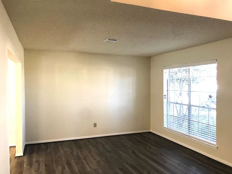4819 Sunshine Dr — Photo 6