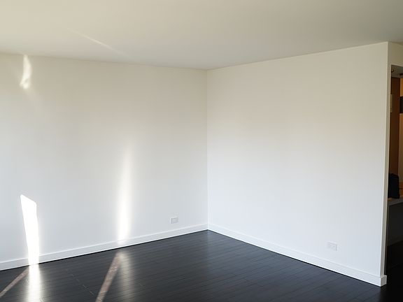 3rd image of 333 E 30th St APT 8F