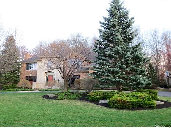 2nd image of 5937 Carmen Ct W