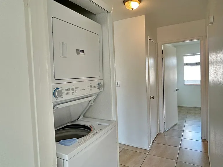 755 Gaviota Ave — Photo 10