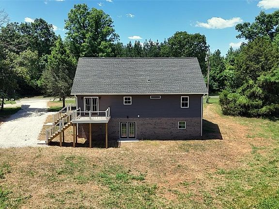 5th image of 729 Mockingbirg Ln
