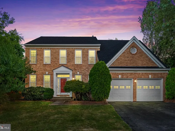 12901 Cedar Glen Ln, Herndon, VA 20171