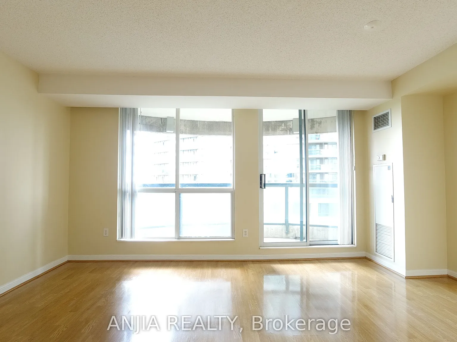 2 bed, $2,700 — Photo 3
