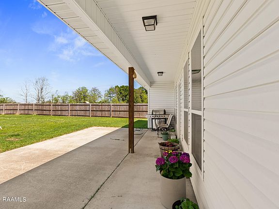 4th image of 221 Broland Dr