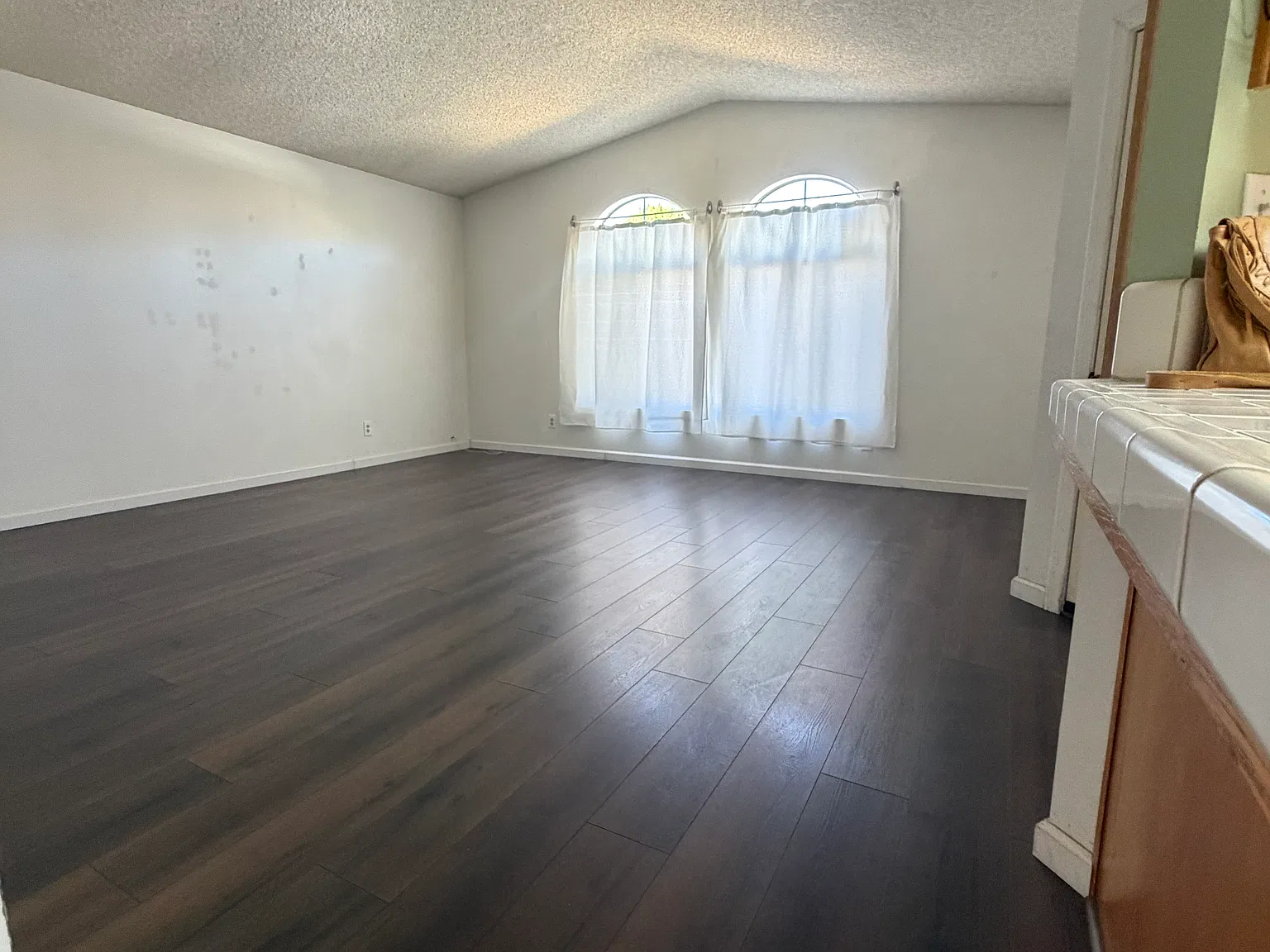 2 bed, 1028 sqft, $2,000 — Photo 3