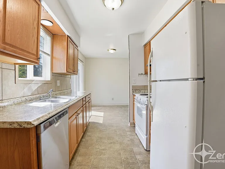 166 Virginia St #B — Photo 5
