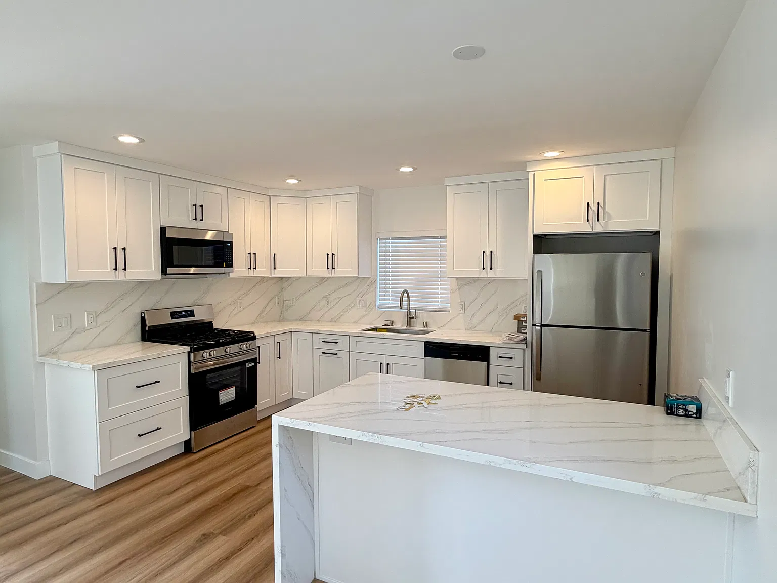 3 bed, 1200 sqft, $3,995 — Photo 4