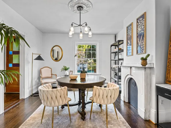 368 E 8th St, South Boston, MA 02127