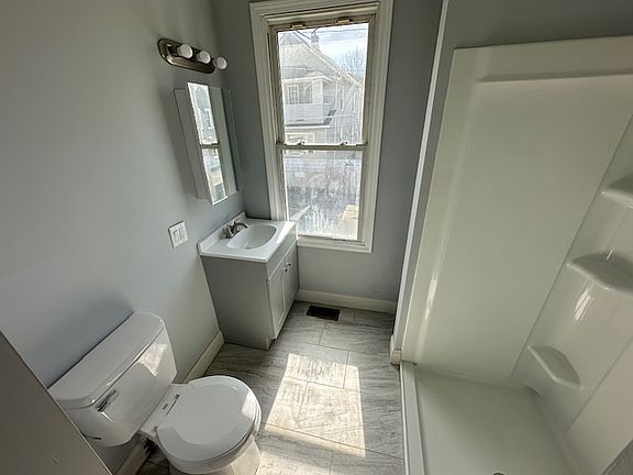 5th image of 62 S Washington St #2