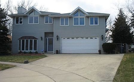1st image of 833 Plentywood Ln