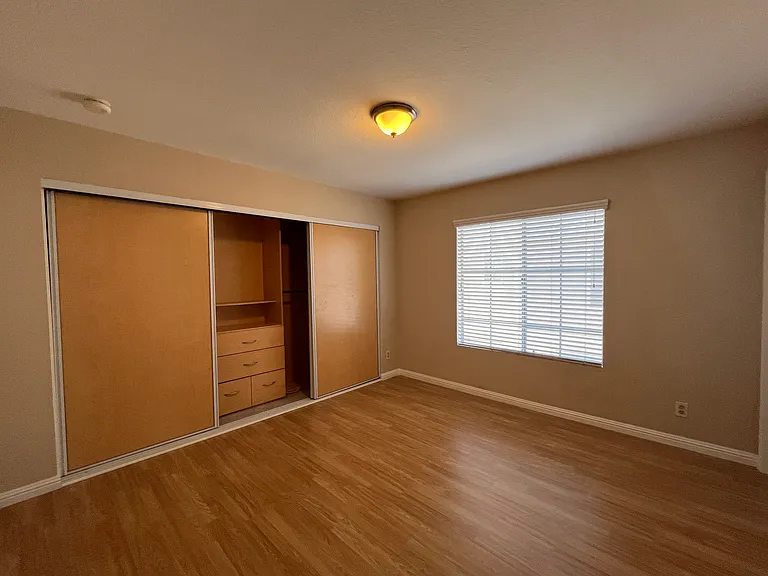 154 N Meridith Ave #9 — Photo 37