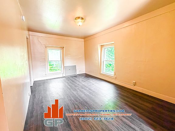 4th image of 1658 Main St #5