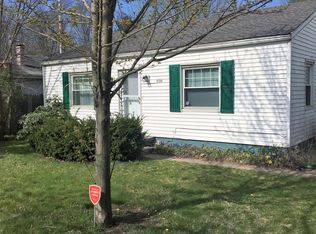 1539 N Hickory Rd, South Bend, IN 46635