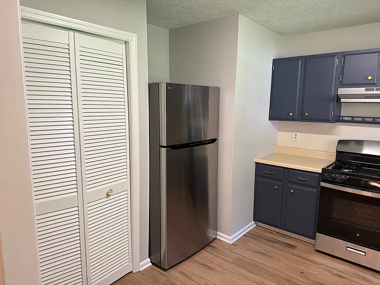 Kitchen. All brand new appliances!