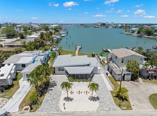 708 Sunset Cv, Madeira Beach, FL 33708