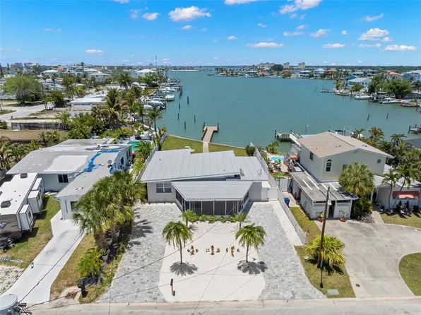 708 Sunset Cv, Madeira Beach, FL 33708