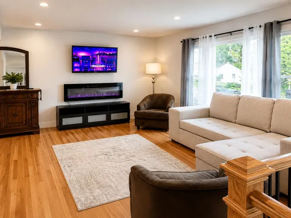 9 Chadwell Ct, Neptune, NJ 07753