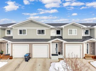69 S Hawthorn Pl, Sylvan Lake, AB T4S 0R8