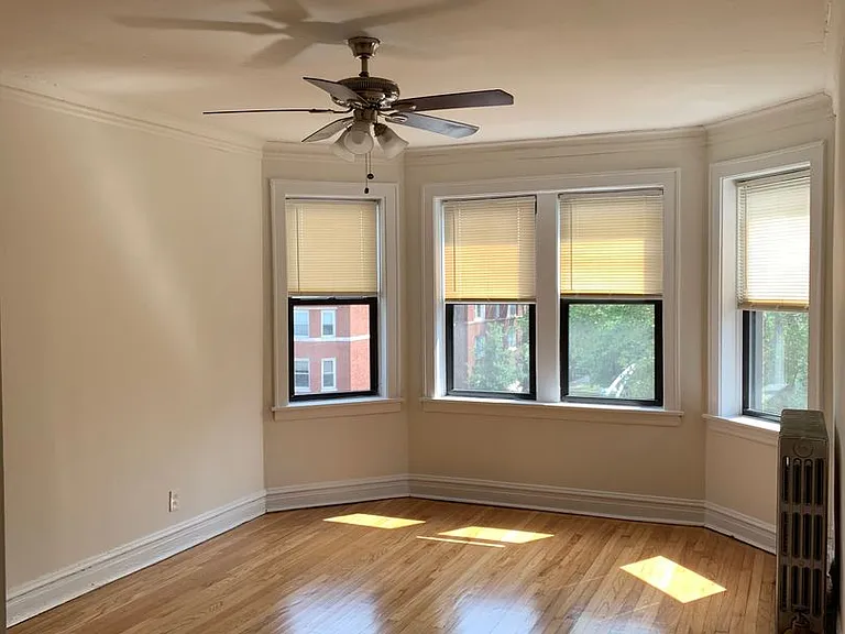1858 N Kedzie Ave — Photo 5