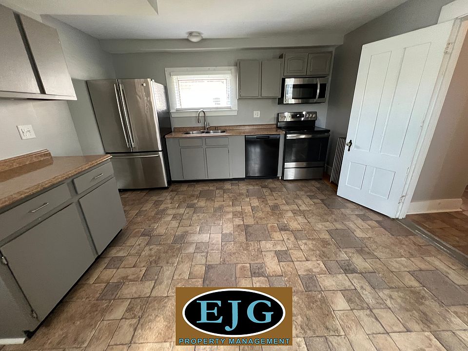 1st image of 74 Ash St #1