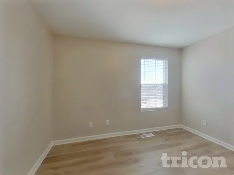 1836 Wendy Blvd — Photo 13