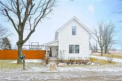 6067 N Main St photo 1