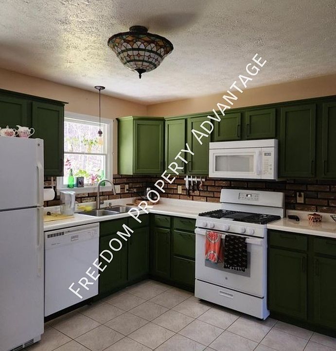 1st image of 353 Clavale Dr