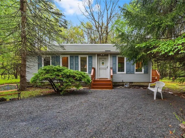 18 Berry Ln, Jim Thorpe, PA 18229