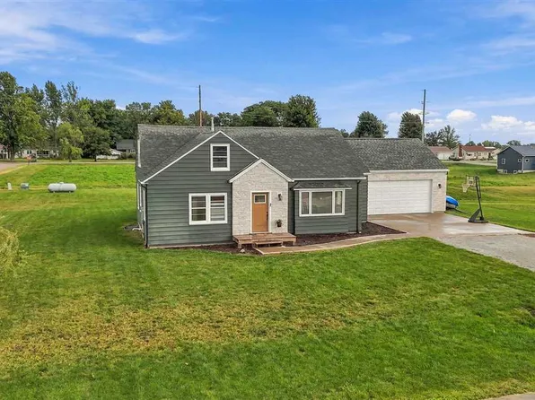 1982 Mill View Cir SW, Kalona, IA 52247