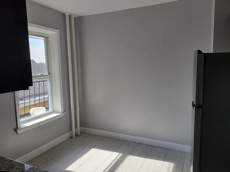 166 Summit — Photo 29