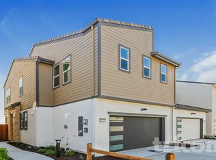 8213 Perla Way, Sacramento, CA 95832