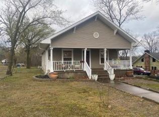 721 Garfield Ave, Baxter Springs, KS 66713