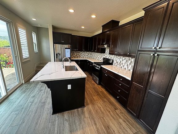 3rd image of 4483 Tahiti Ct