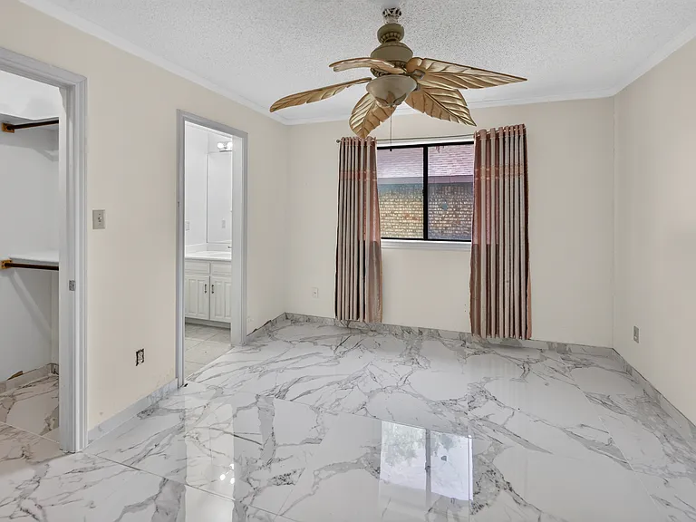 2105 Rolling Oak Ln — Photo 26