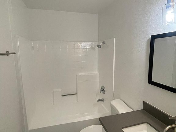3rd image of 3559 El Sereno Ave APT 201